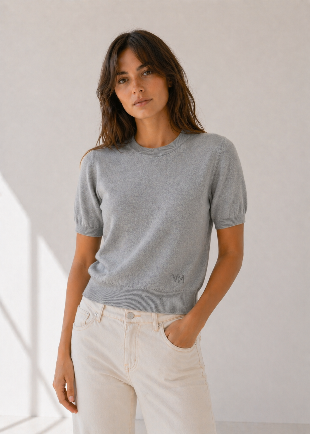JERSEY CUELLO CAJA BRISA_GRIS AL VIENTO